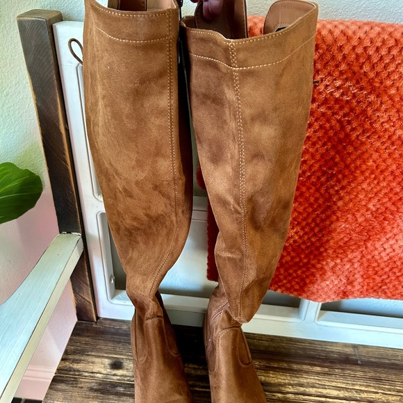 Chestnut knee high boots - Picture 4 of 4